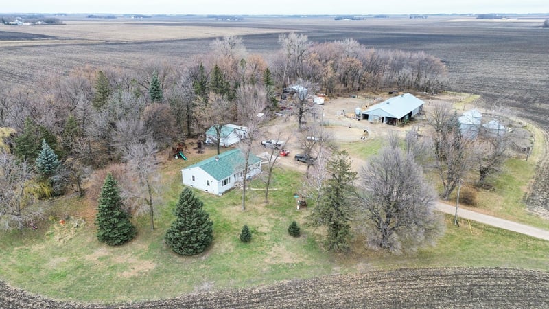 68245 470th St, Fairfax, MN 55332