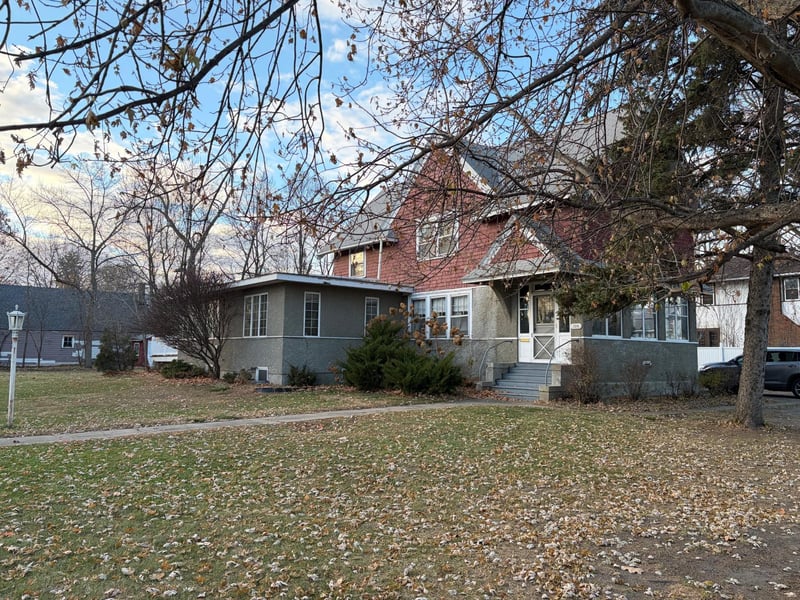 724 S Marshall Ave, Litchfield, MN 55355