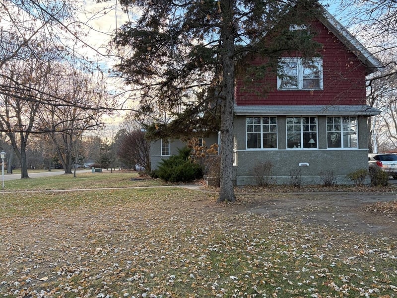 724 S Marshall Ave, Litchfield, MN 55355