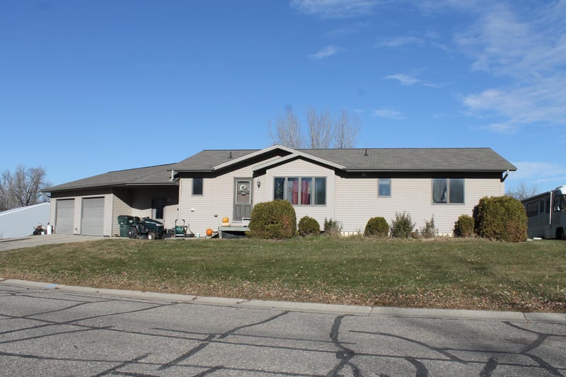 433 Main St NW, Evansville, MN 56326