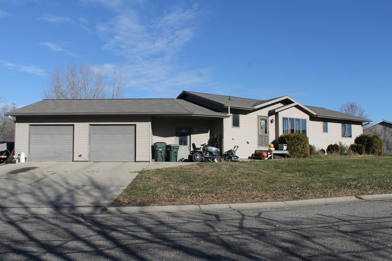 433 Main St NW, Evansville, MN 56326