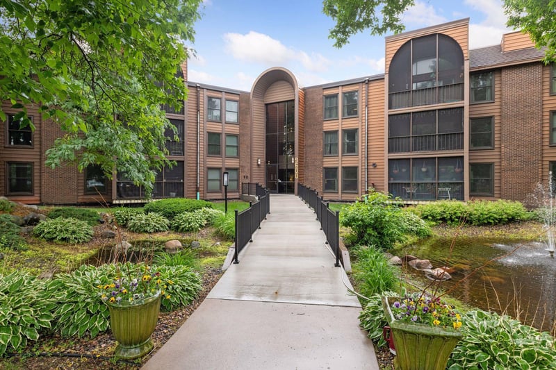 9600 Portland Ave S #109, Bloomington, MN 55420