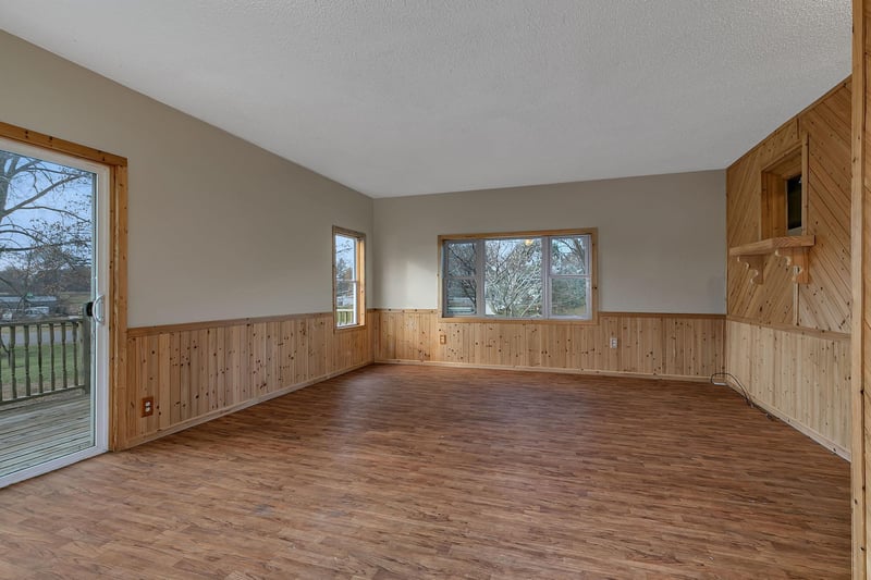 6150 193rd Ave NE, New London, MN 56273