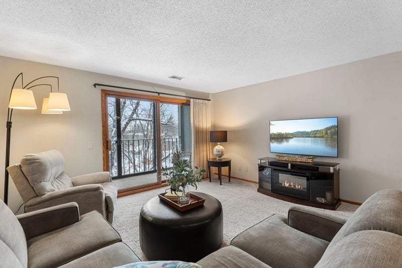 20 Windsor Ln #304A, New Brighton, MN 55112