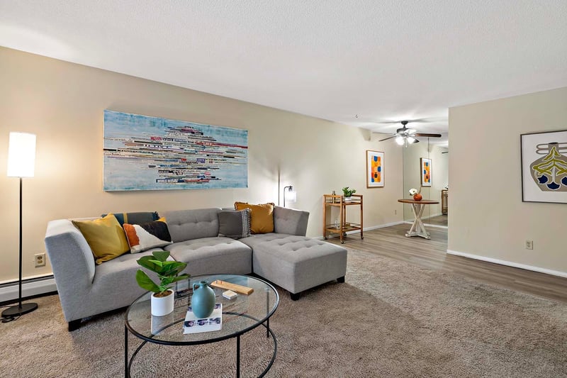 2800 Hamline Ave N #112, Roseville, MN 55113