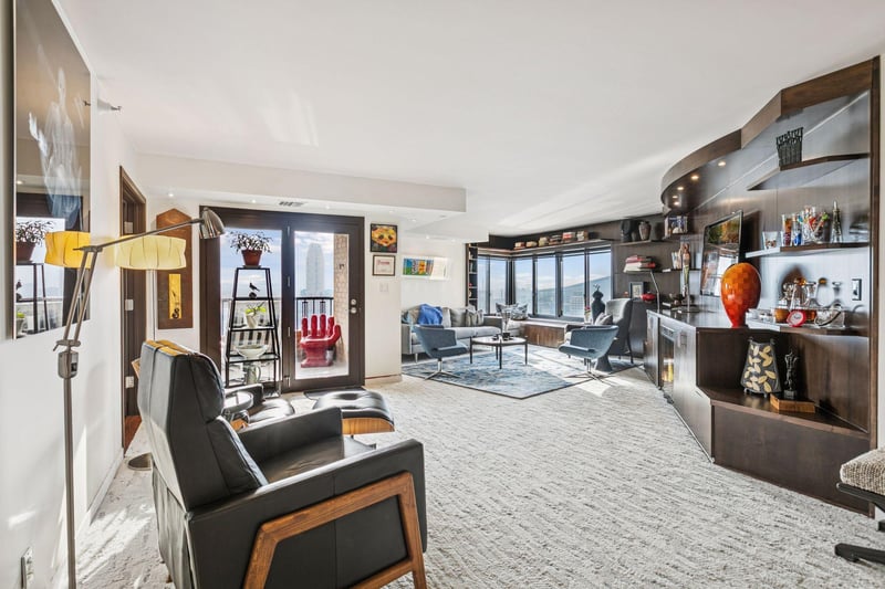110 Bank St SE #L2001, Minneapolis, MN 55414
