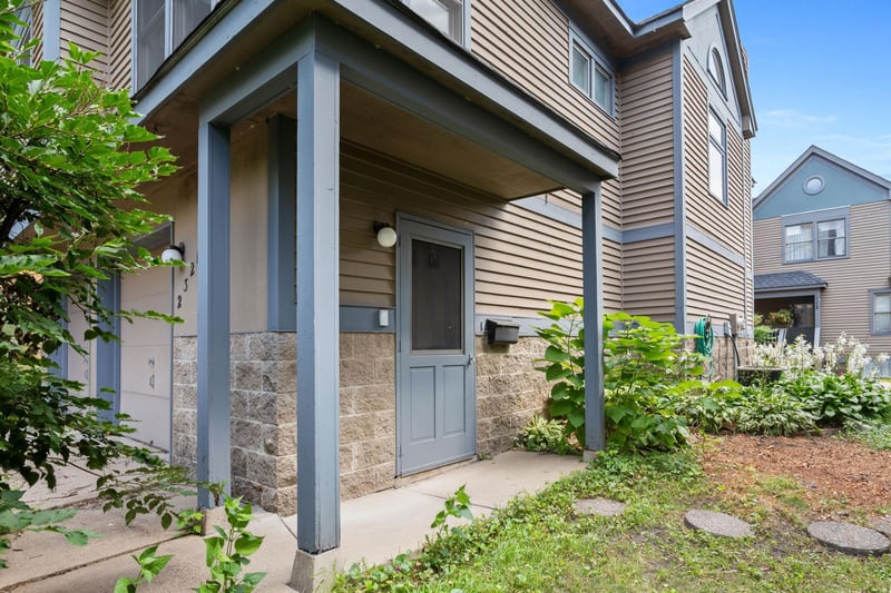 2321 Pillsbury Ave S, Minneapolis, MN 55404
