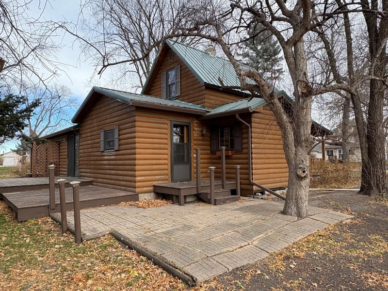 208 21st St S, Benson, MN 56215