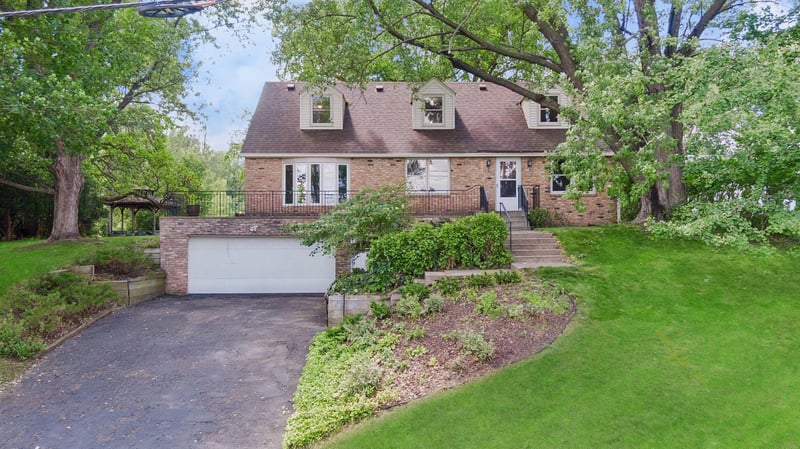 338 Mccarrons Blvd S, Roseville, MN 55113