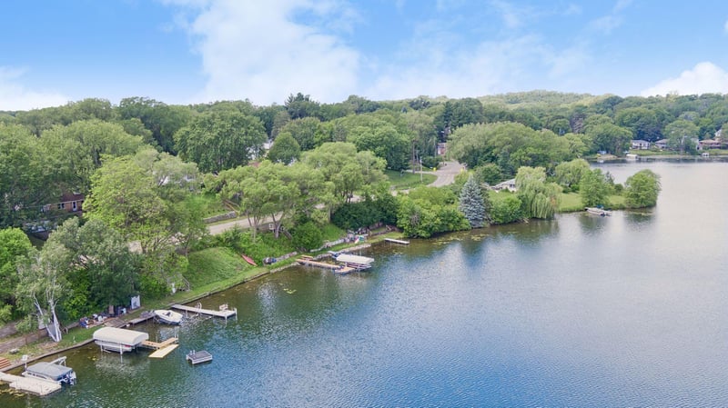 338 Mccarrons Blvd S, Roseville, MN 55113