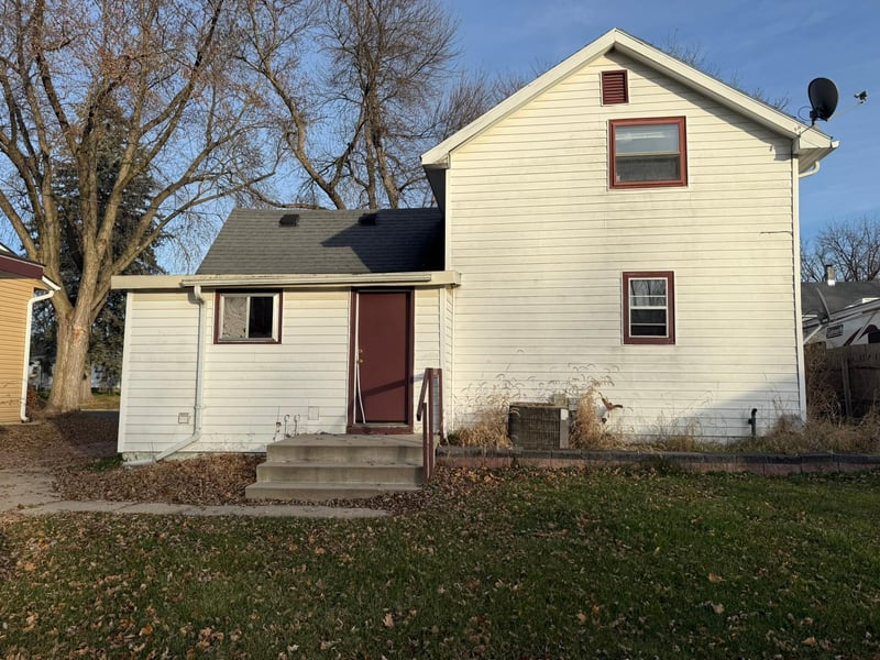 238 Locust Ave, Owatonna, MN 55060