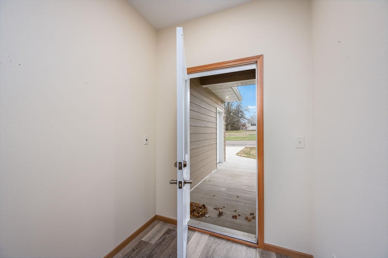 1965 Norway Ave, Windom, MN 56101