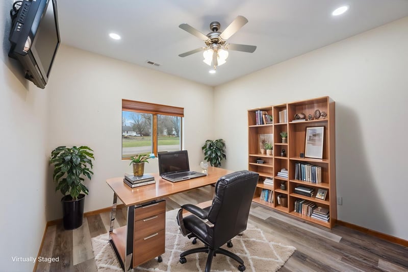 1965 Norway Ave, Windom, MN 56101