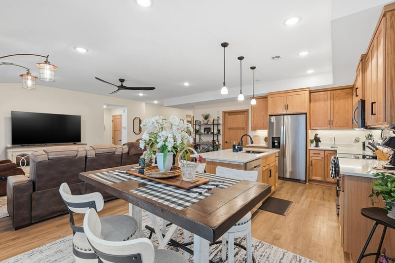 511 Southfork Cir SE, Hutchinson, MN 55350