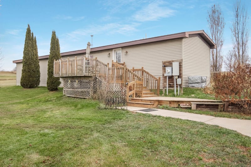 3 27 7/8 St, New Auburn, WI 54757
