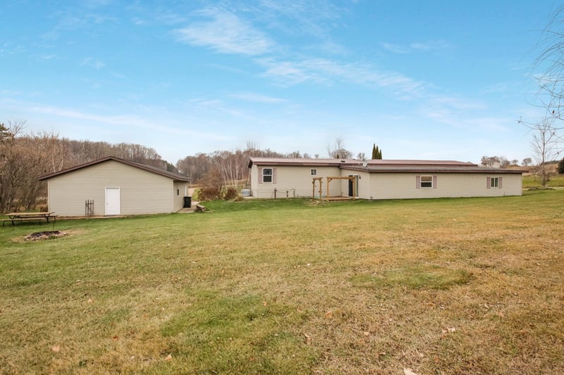 3 27 7/8 St, New Auburn, WI 54757