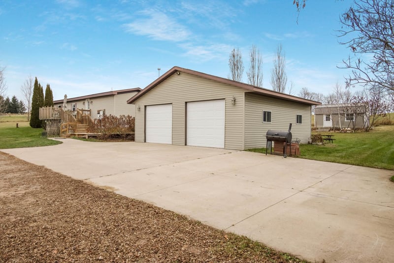 3 27 7/8 St, New Auburn, WI 54757