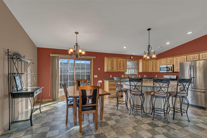 18 N Douglas Ave, Carlos, MN 56319