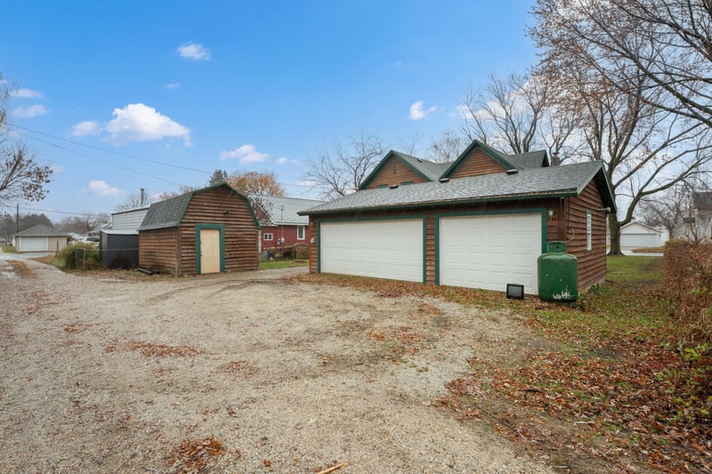 210 1st St SE, Hayfield, MN 55940