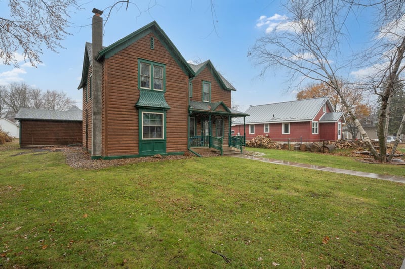 210 1st St SE, Hayfield, MN 55940