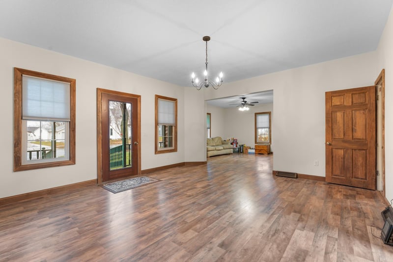 210 1st St SE, Hayfield, MN 55940