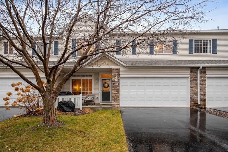 739 Maple Hills Dr #I, Maplewood, MN 55117