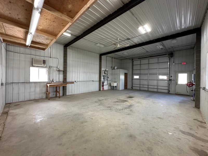 207 W Lincoln St, Hendricks, MN 56136