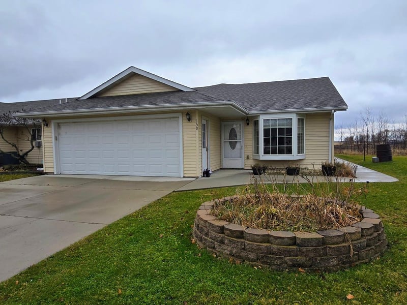 150 Ridgeview Dr, Pipestone, MN 56164