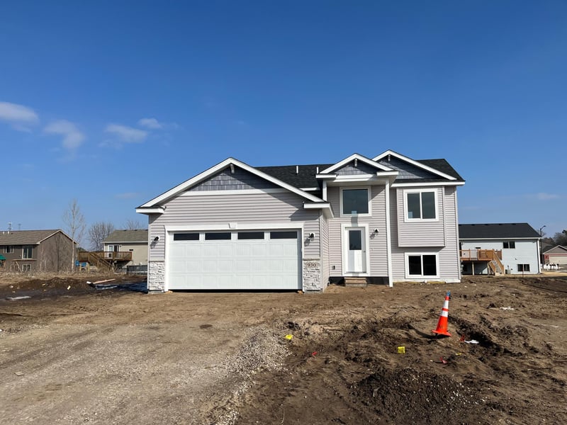 930 2 1/2 Ave SW, Rice, MN 56367