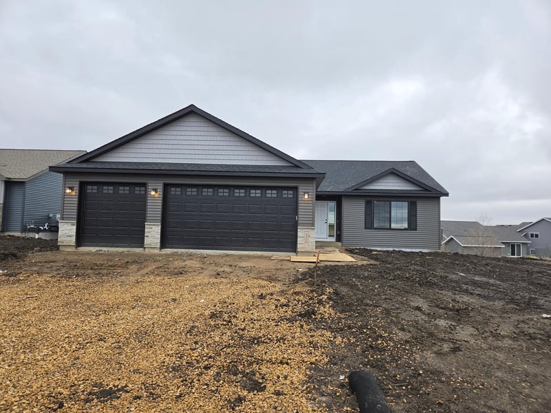 320 Falcon Rn, Eagle Lake, MN 56024