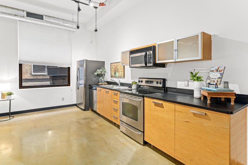 350 Saint Peter St #317, Saint Paul, MN 55102