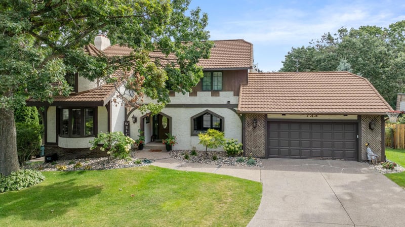 735 Torchwood Cir, New Brighton, MN 55112