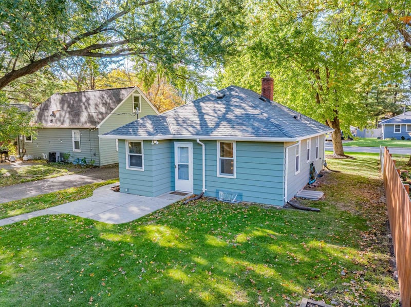 403 Madison Ave S, Edina, MN 55343