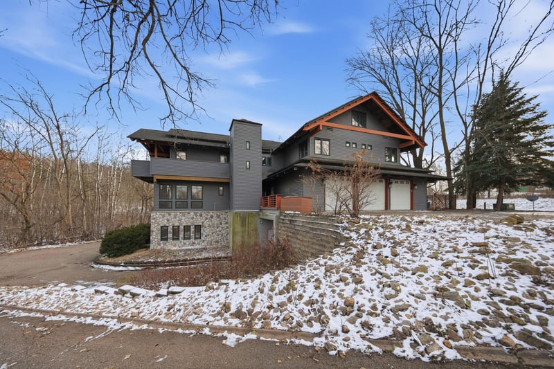 6680 Saint Croix Trl S, Hastings, MN 55033