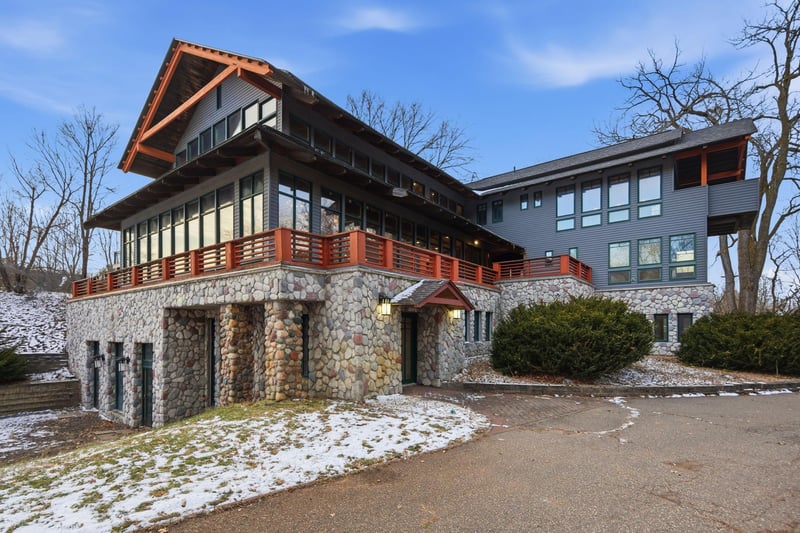 6680 Saint Croix Trl S, Hastings, MN 55033