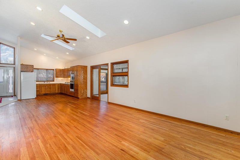 732 Hi Park Ave, Red Wing, MN 55066