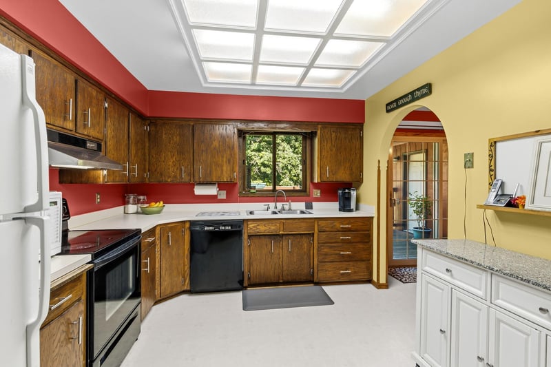 8135 Long Lake Rd, Mounds View, MN 55112