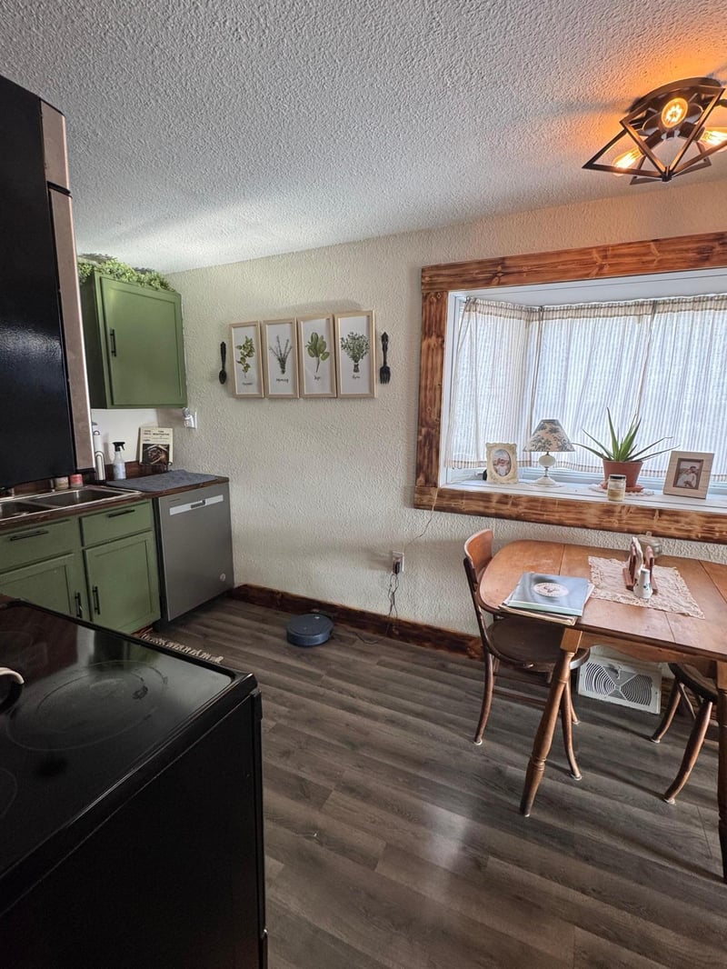711 E Grandview Ave, Rushford, MN 55971
