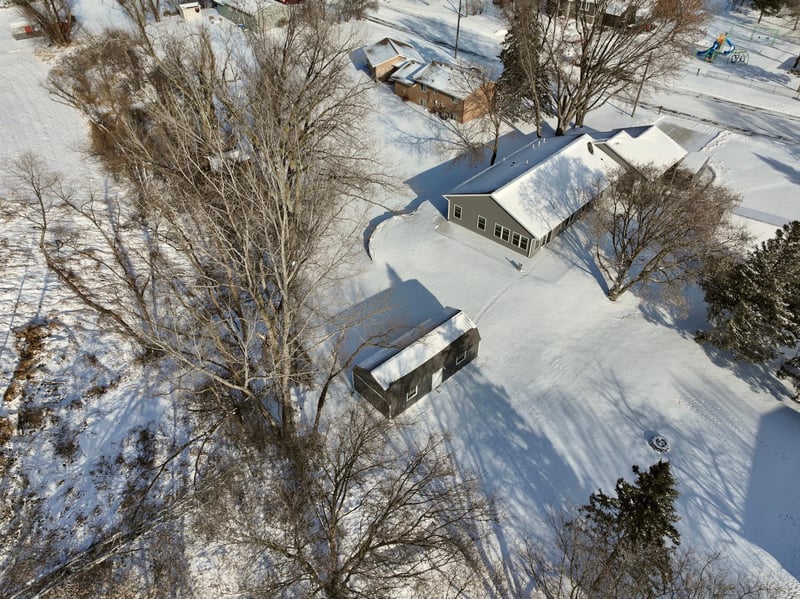 204 Pine St SW, New London, MN 56273