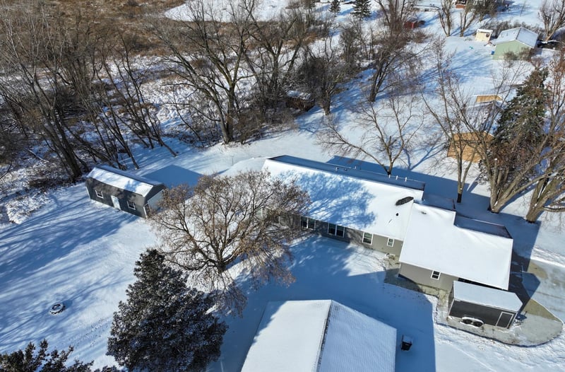 204 Pine St SW, New London, MN 56273