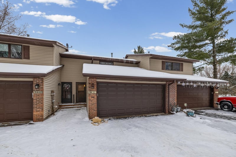 9439 176th St W, Lakeville, MN 55044