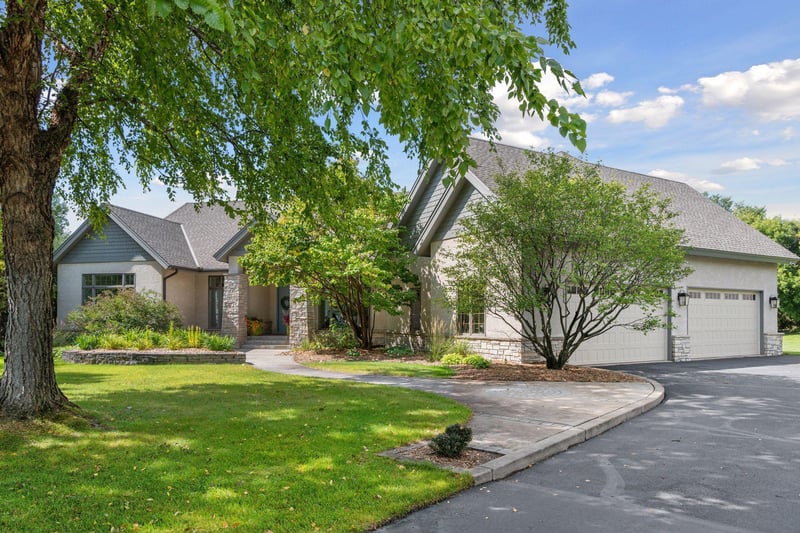 2125 Carriage Ln, Wayzata, MN 55391