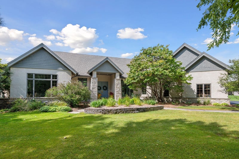 2125 Carriage Ln, Wayzata, MN 55391