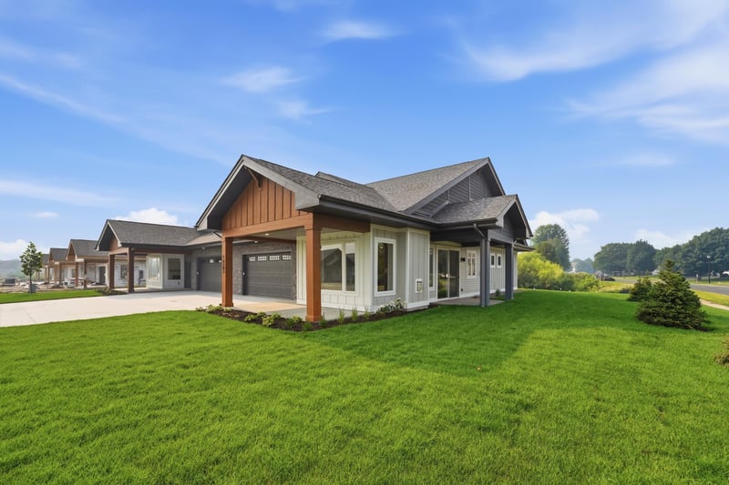 16303 Esprit Ct, Lakeville, MN 55044