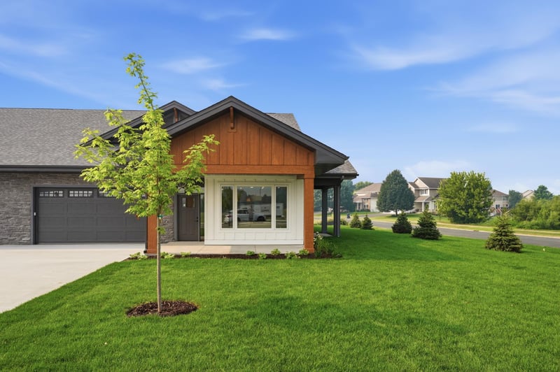 16303 Esprit Ct, Lakeville, MN 55044