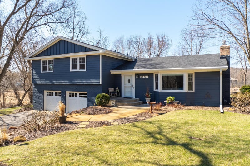 18427 Heathcote Ln, Wayzata, MN 55391