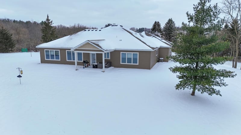 522 8th St SW, Pine Island, MN 55963