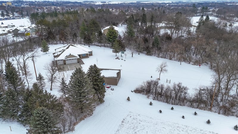 522 8th St SW, Pine Island, MN 55963