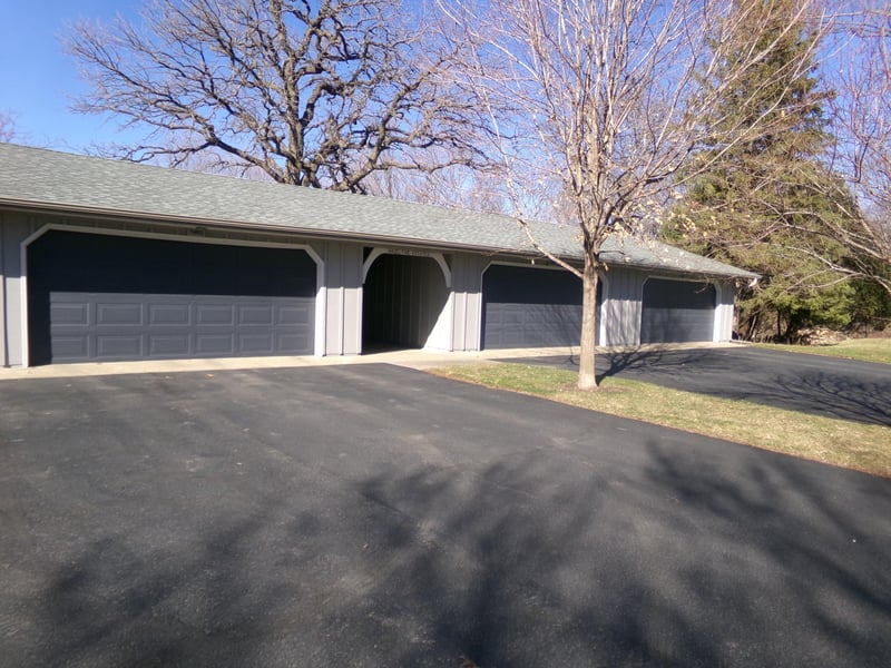 2 Hazeltine Est, Chaska, MN 55318