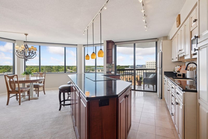 6566 France Ave S #901, Edina, MN 55435